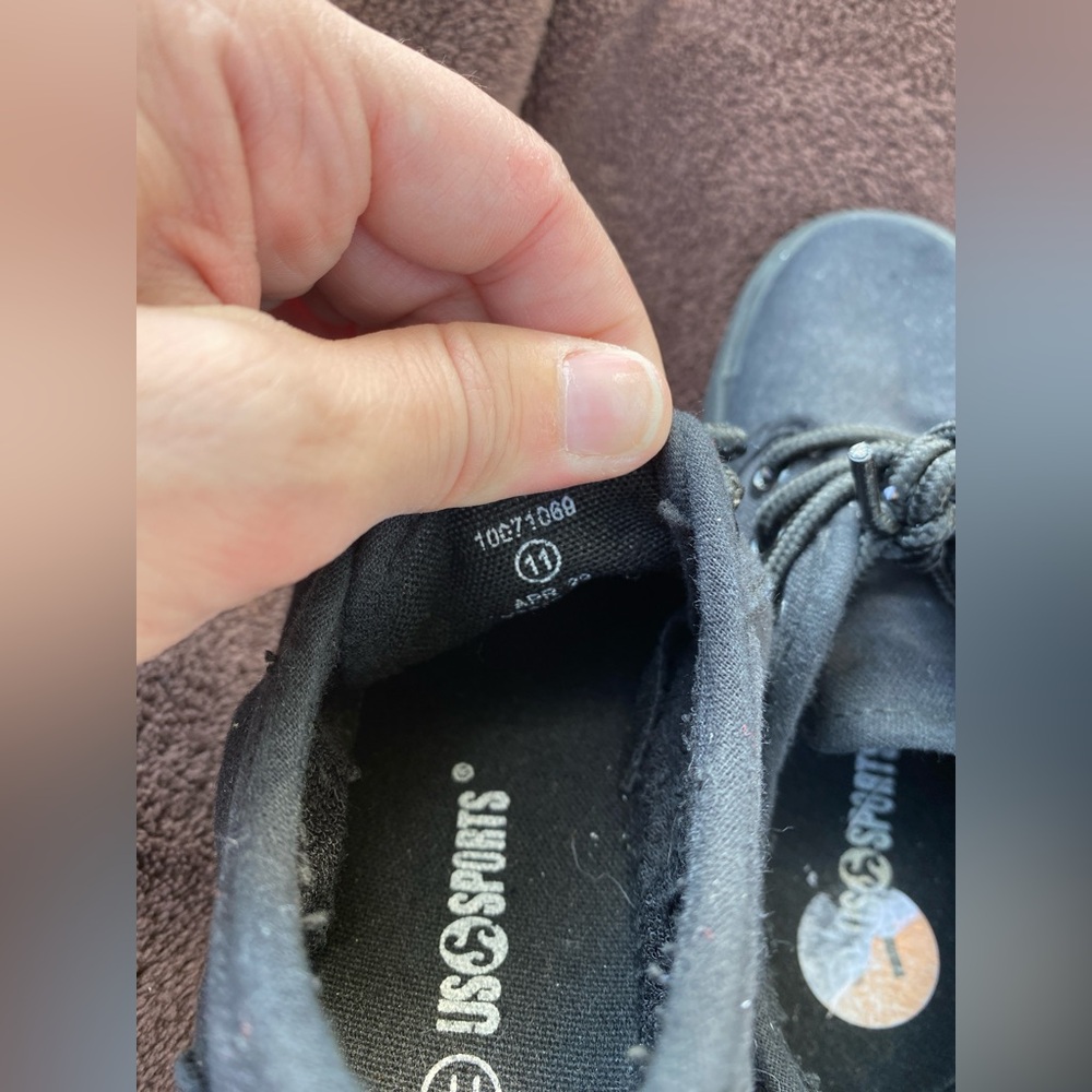 Kids Shoes - Picture 2 of 4